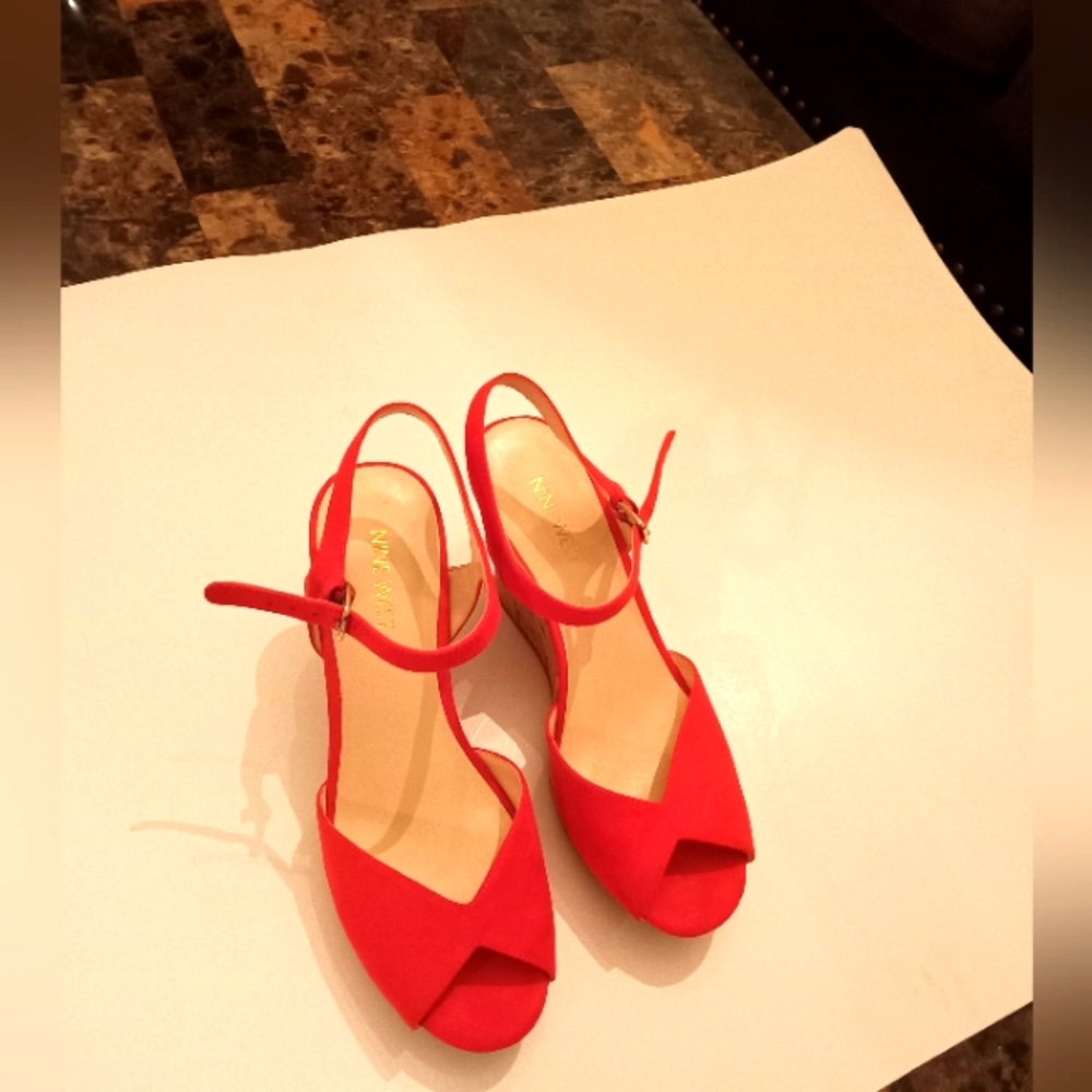 Shoe